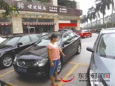 东莞90后情侣早产发育不全男婴 摆街头离世