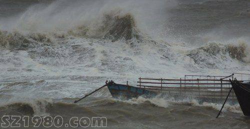 强台风 天兔 登陆广东 汕头海水倒灌淹城(图)