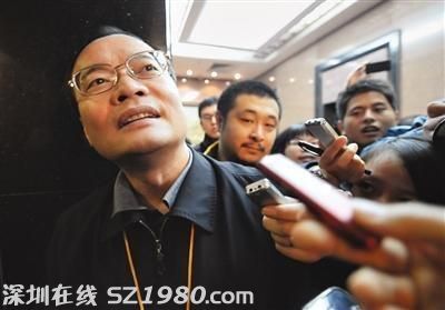 东莞市长被追问扫黄和经济转型 回答 嘿嘿 