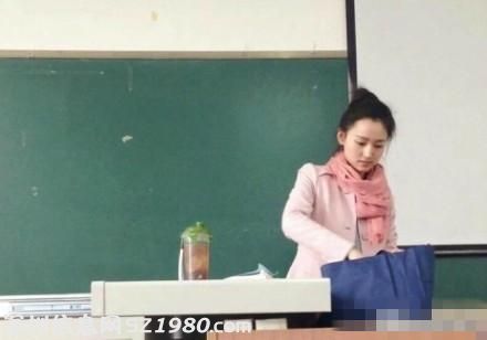 大学美女老师酷似刘诗诗 男生出勤率爆表(组图)