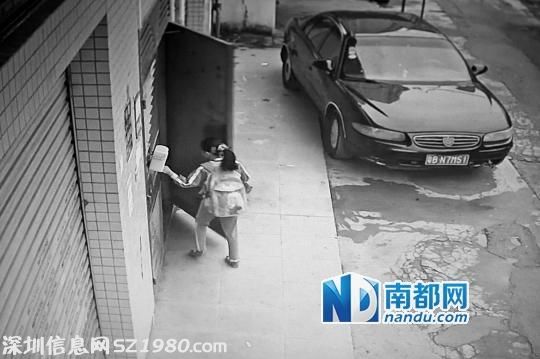 <a href=http://www.szxxg.com/shenzhen/ target=_blank class=infotextkey>深圳</a>男手掏裤裆追10岁女童 警方称不算猥亵