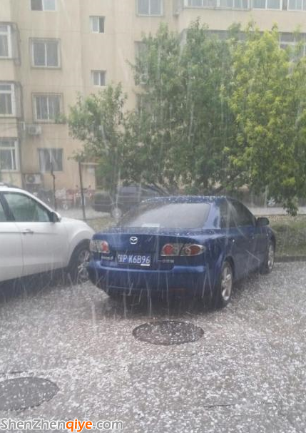 北京突遭暴雨袭击 冰雹大如乒乓球_央广网