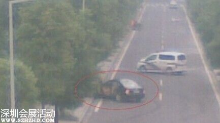 男子死于车内一人全裸 车内无打斗痕迹两人均已死亡