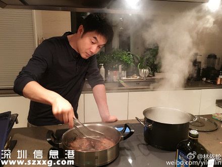 林依轮为儿子庆生亲自下厨 喊话永远爱他