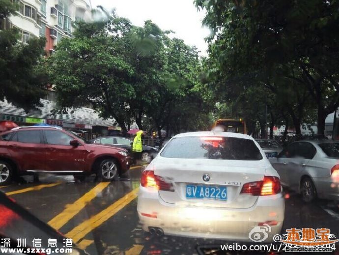 深圳暴雨为何不发布红暴？上不上学家长很纠结