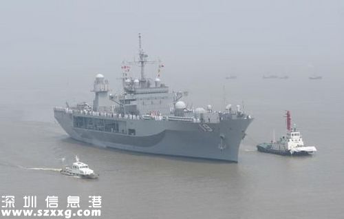 美国海军“兰岭”号两栖指挥舰