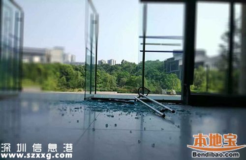 高校玻璃门被热炸 玻璃门自爆并非个案